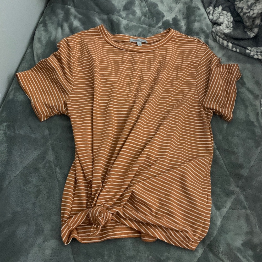 Striped tee with knot
